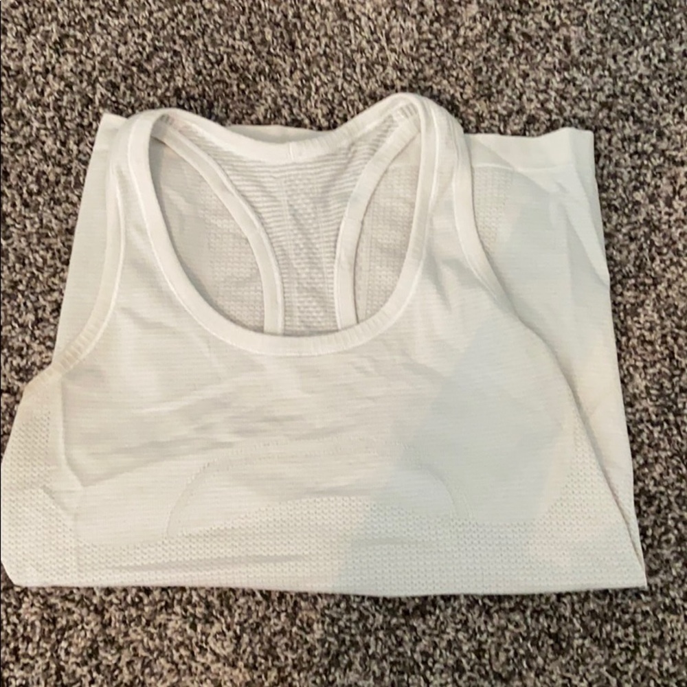 Lululemon Size 6 Swiftly Racerback Tank!